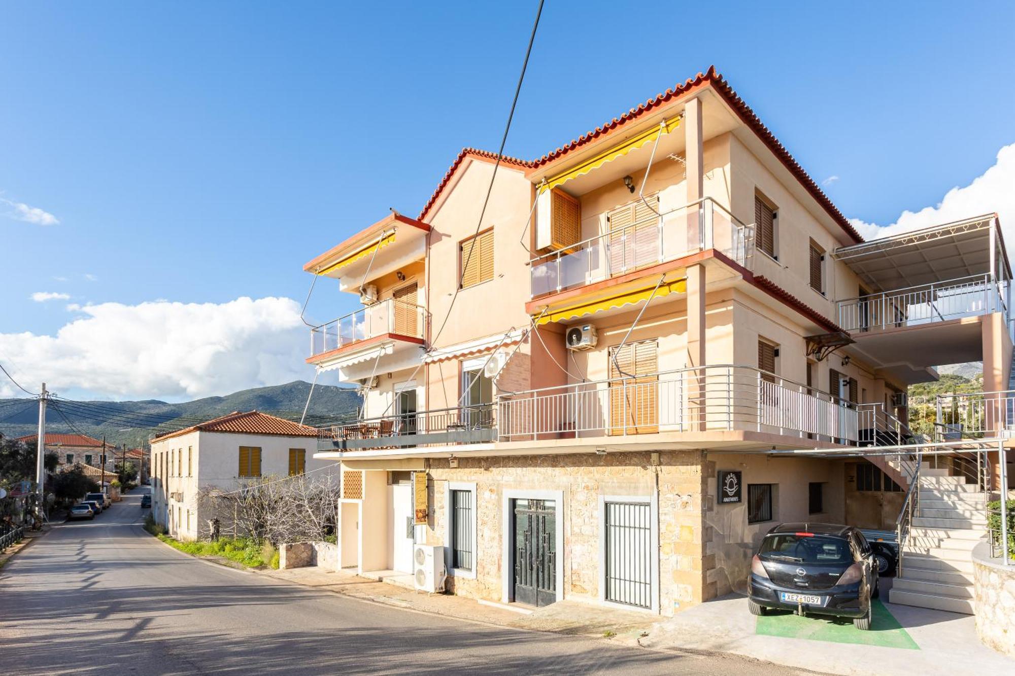 Sunset Serenity - Kardamili Seaside Getaway Exterior photo